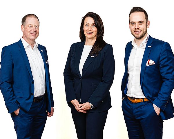Peter Kirisics, Karin Reisenauer und Dominik Krb von carplus.