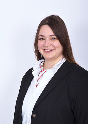 Portrait von Frau Sabrina Seifzenecker.