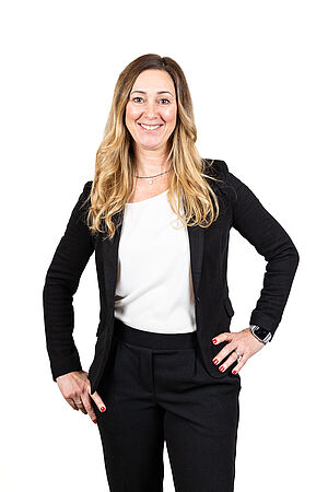 Portrait von Frau Nicole Föge.